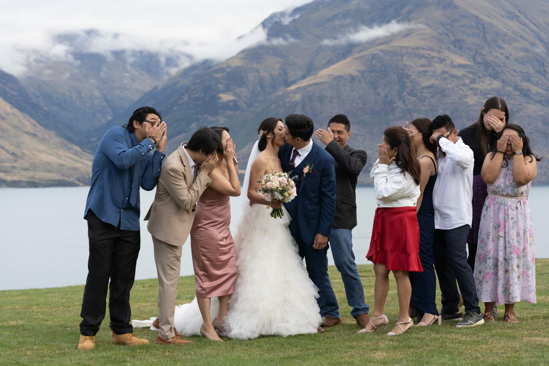 Should You Elope or Have a Big Wedding? Let’s Help You Decide